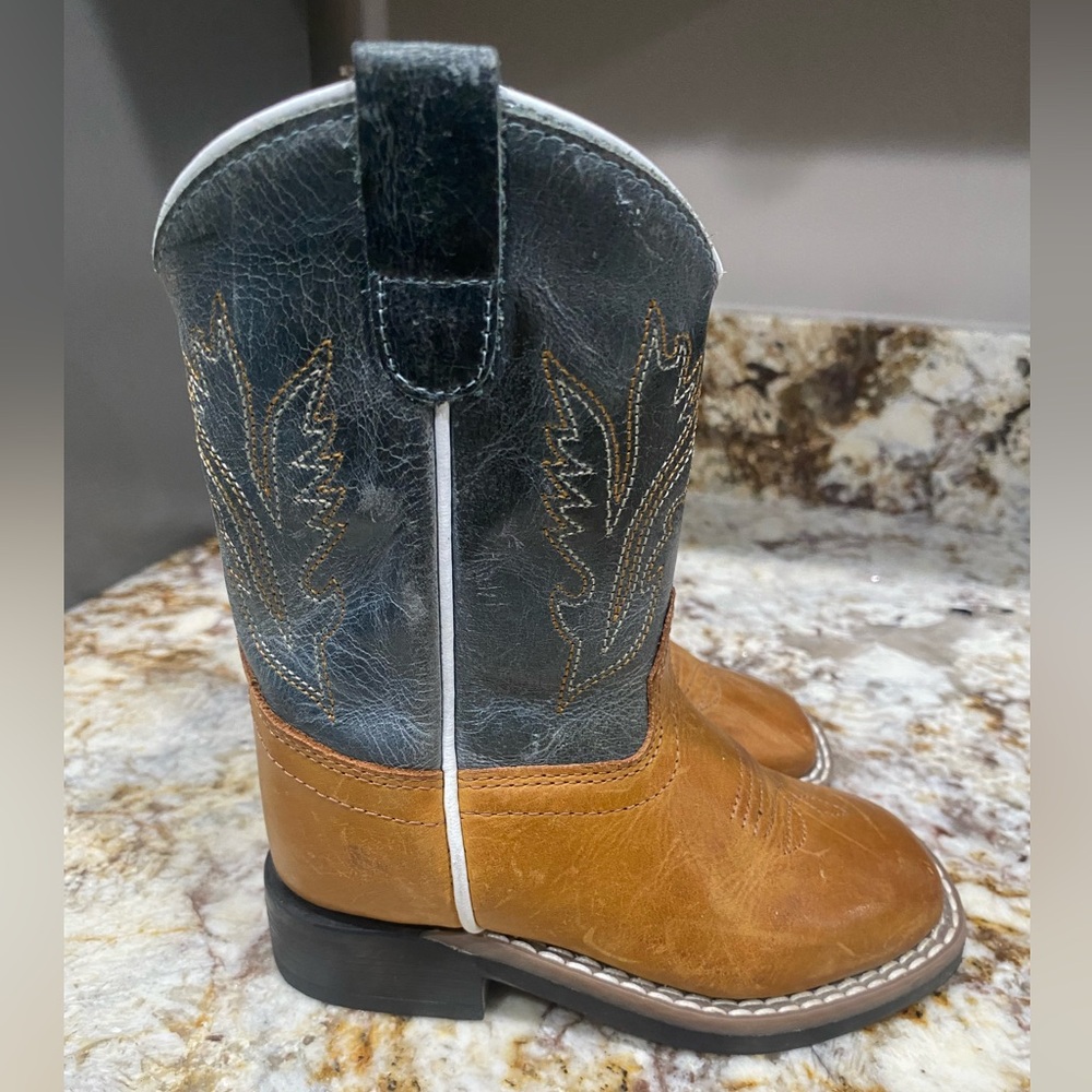 Leather cowboy boots (TODDLER) Price is FIRM. Priced lower than other sellers